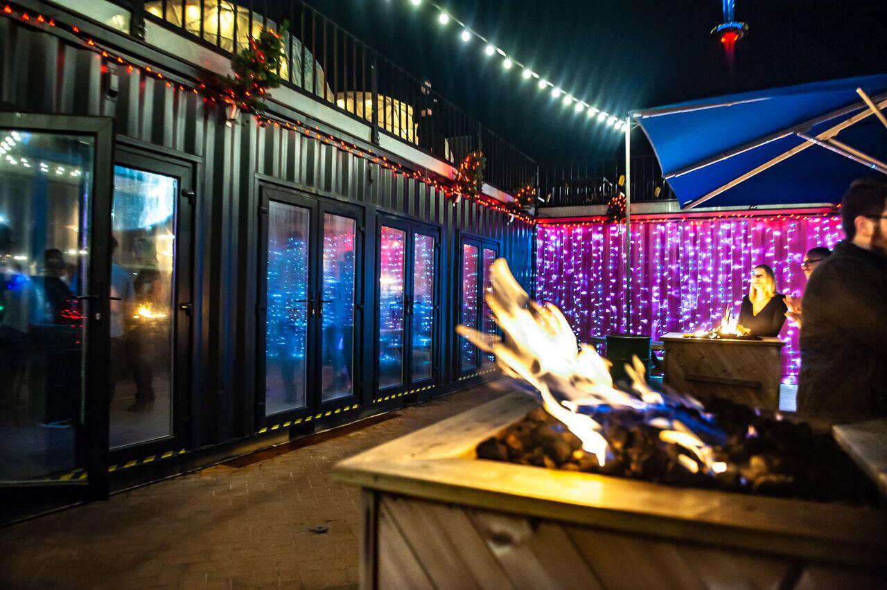 Nightclub leisure space with a firepit